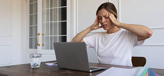 fatigue mentale bureau assis debout